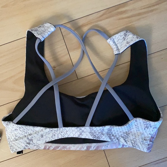 ONZIE WORKOUT OUTFIT - Picture 4 of 6